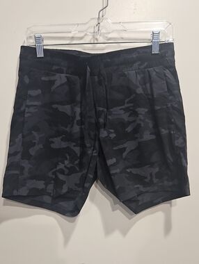 Men's Black & Gray Camo Athletic Shorts Small